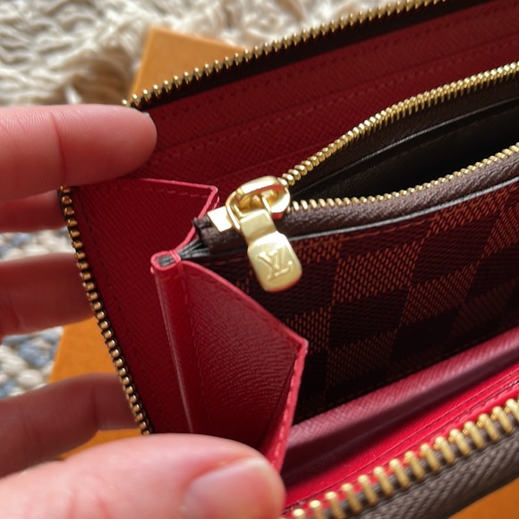 Clemence Wallet - Picture 7 of 9